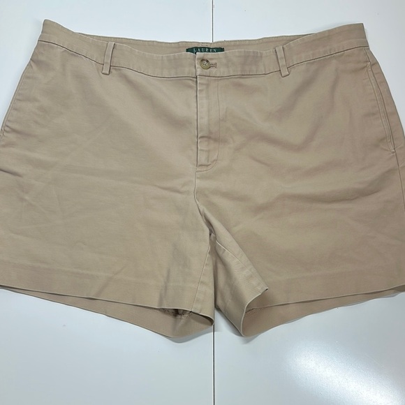 Lauren Ralph Lauren Flat Front Chino Shorts Size 16 - Picture 1 of 5